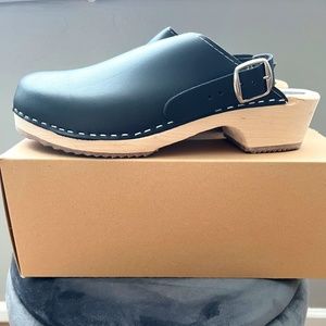 NEW Genuine Lotta Swedish Classic Black Leather Clogs